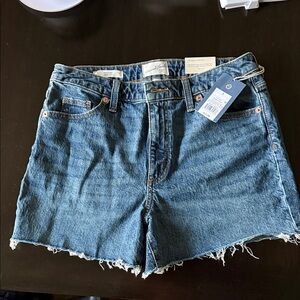Universal Thread Women's jean Shorts-Sz 8